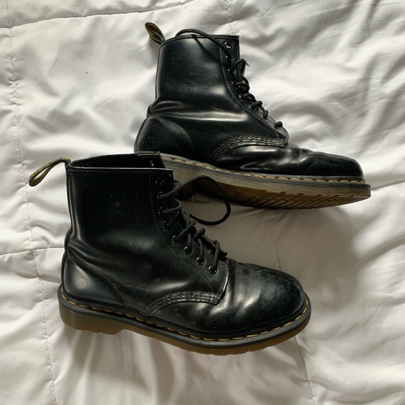 Dr. Martens Shoes - DOC MARTENS. SIZE 9.5